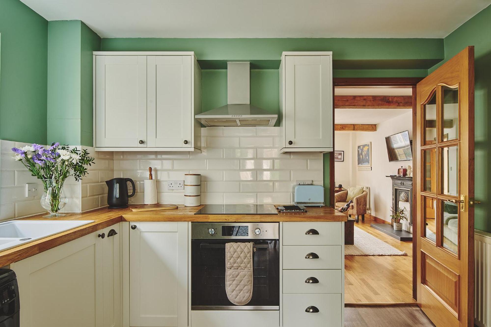 The Lansdowne Guest House Bourton-on-the-Water Exteriör bild A modern kitchen