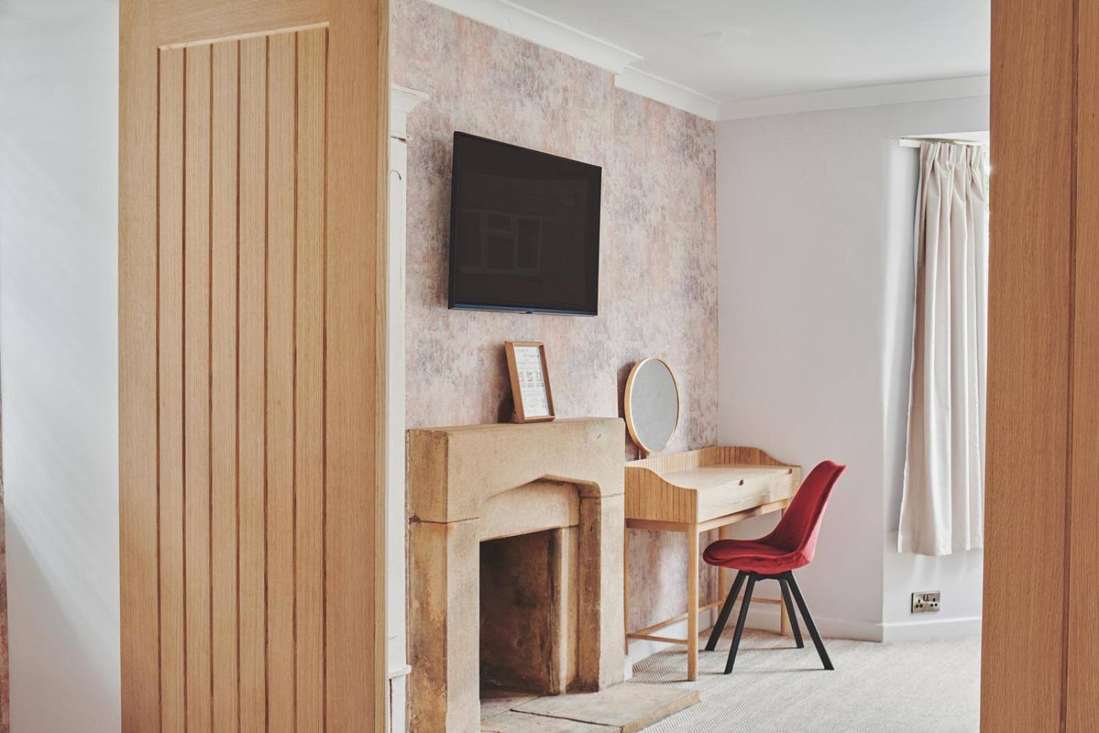 The Lansdowne Guest House Bourton-on-the-Water Exteriör bild Interior doors