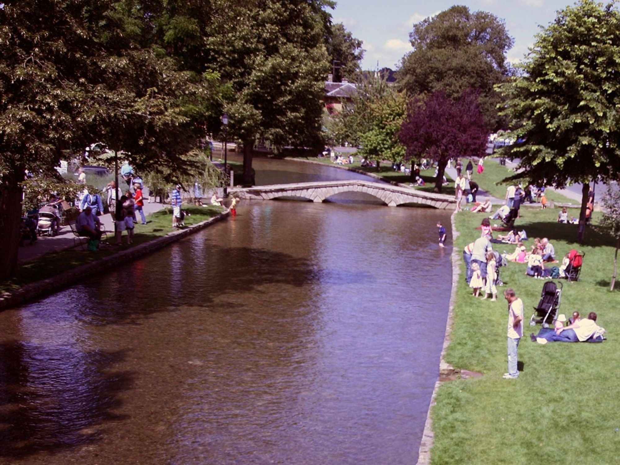 The Lansdowne Guest House Bourton-on-the-Water Exteriör bild The River Wye at Hay-on-Wye