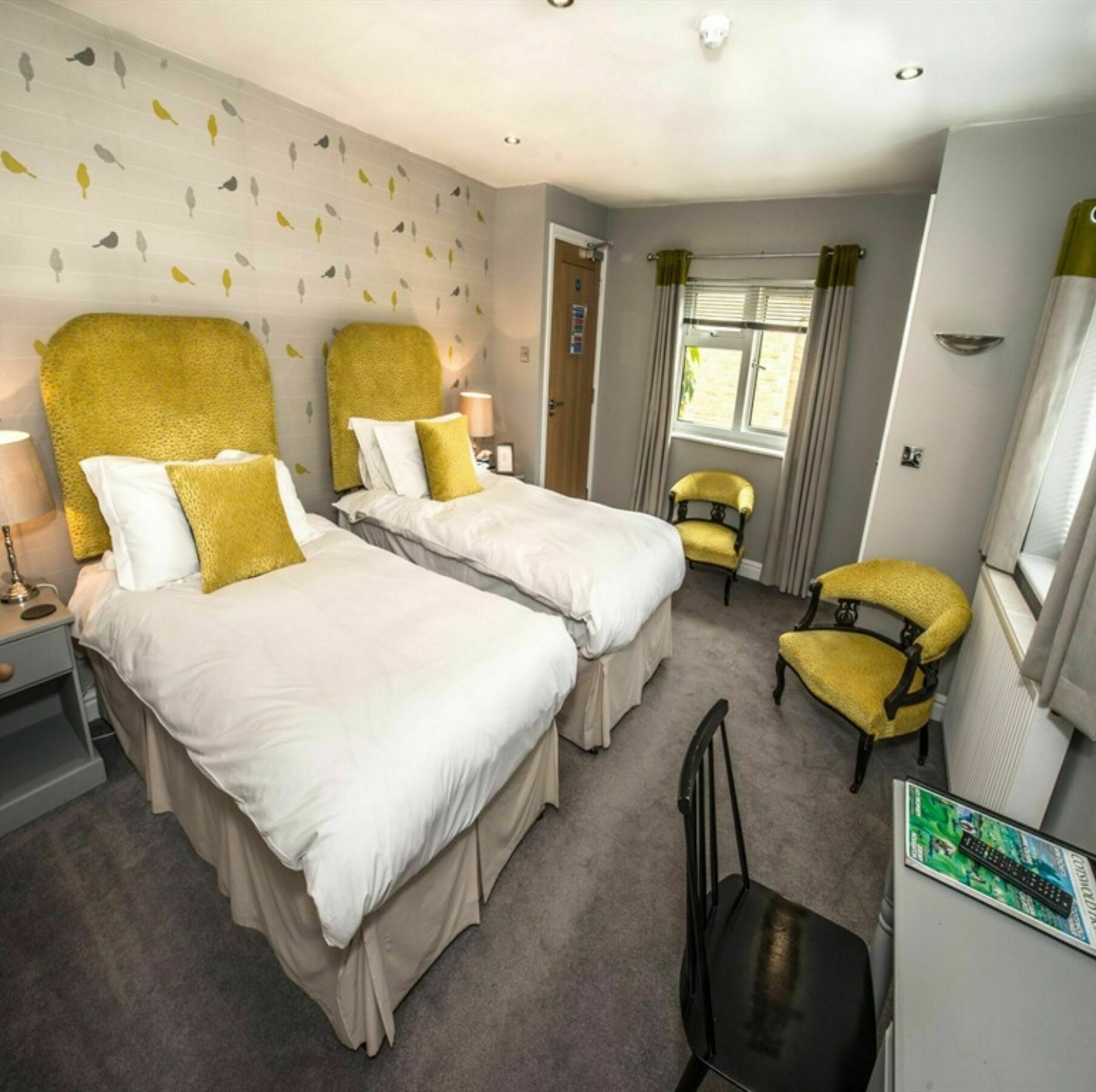 The Lansdowne Guest House Bourton-on-the-Water Exteriör bild A room at The Old Vicarage Hotel